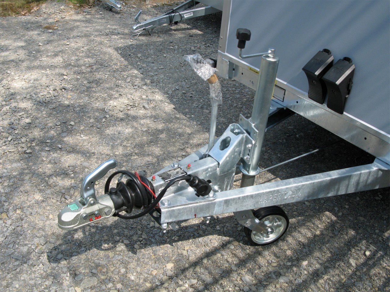 Hapert Sapphire L-2 – Kofferanhänger mit Rampe – 2000 kg – Bild 14