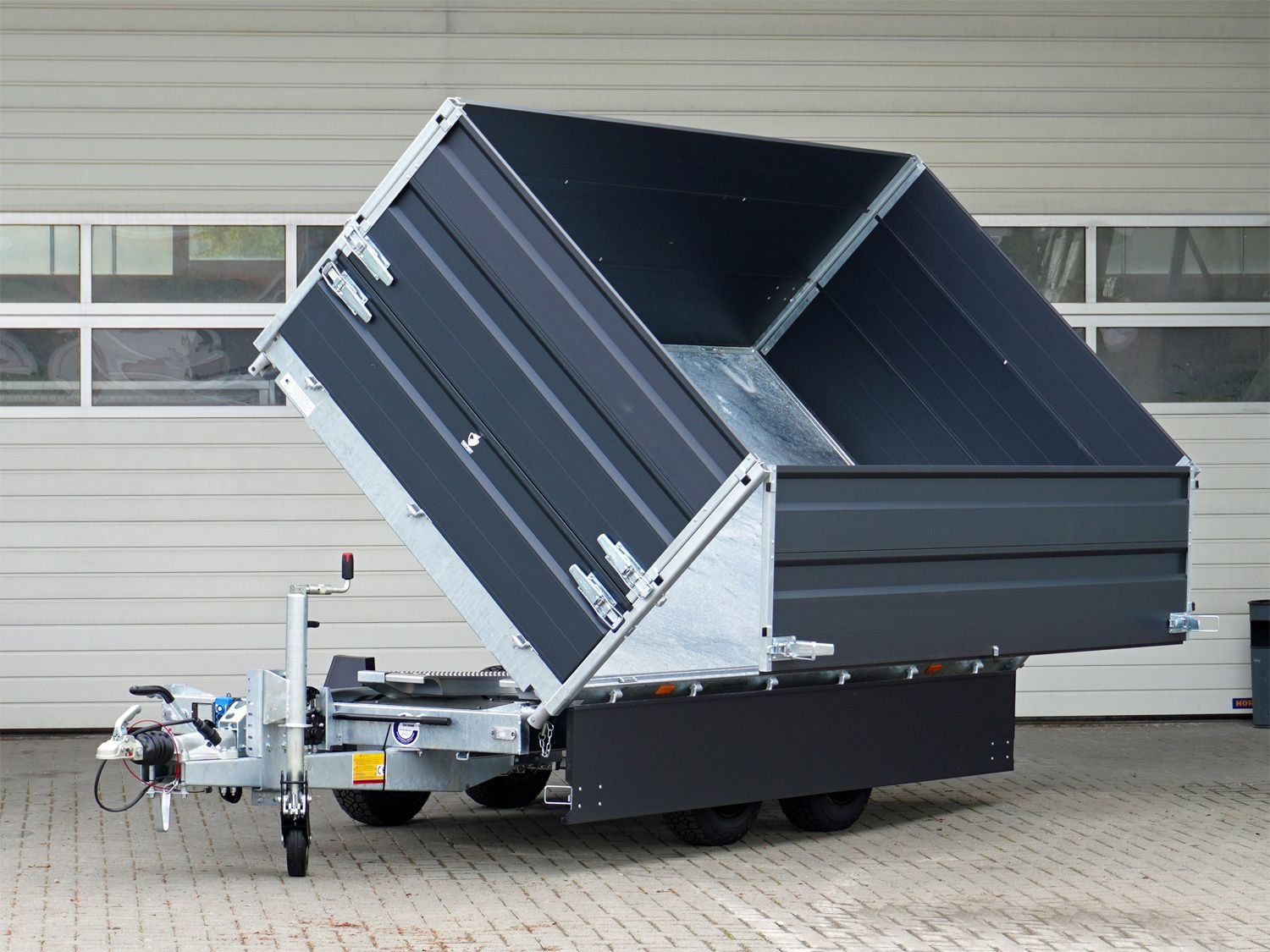 Hapert Cobalt Plus 3500 – 3-Seiten-Kipper mit BWA 700 mm – 3500 kg – Bild 4