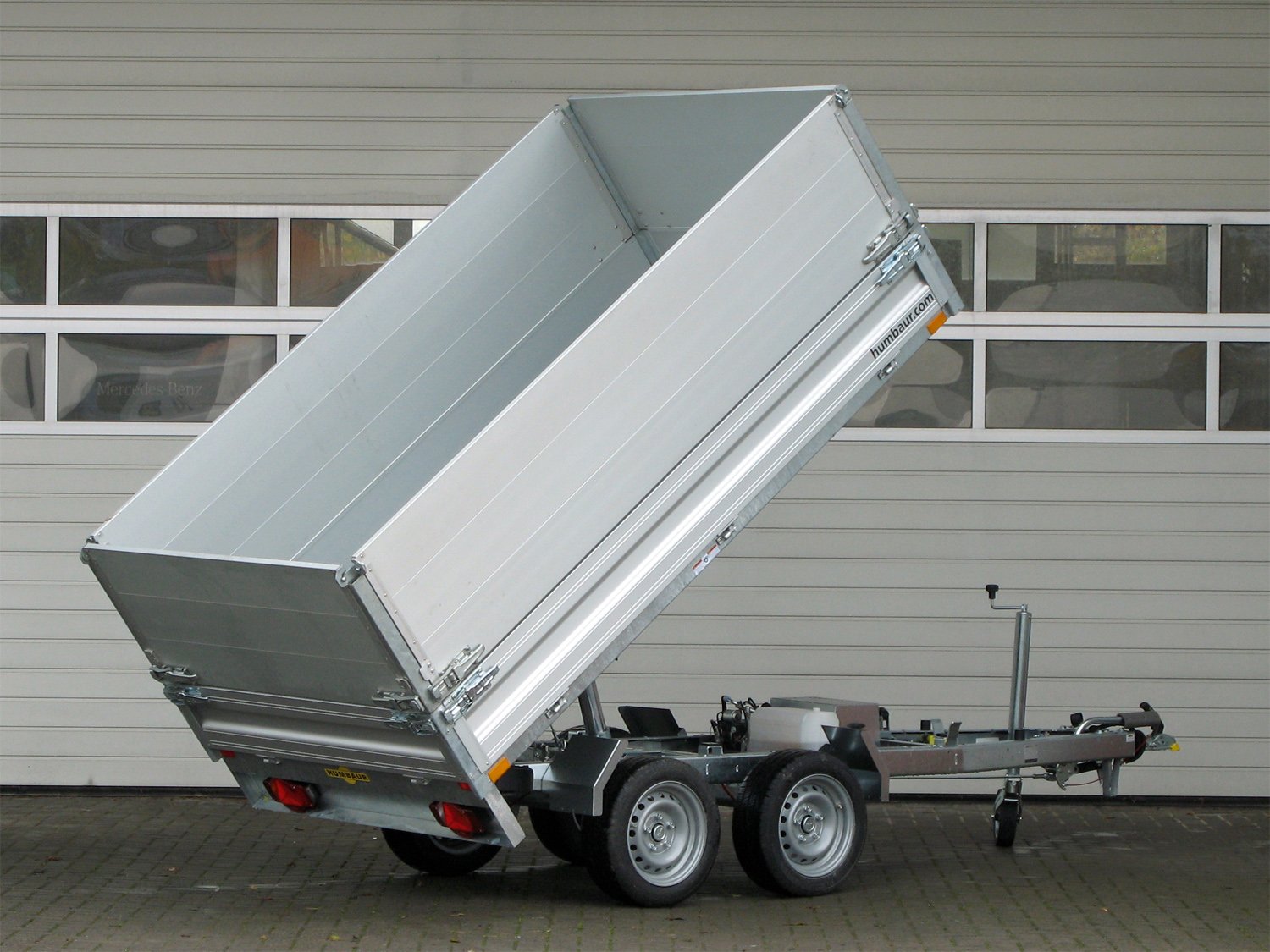 Humbaur HUK 303117 E-Pumpe Alu-BW-Aufsatz – Rückwärtskipper – 3000 kg