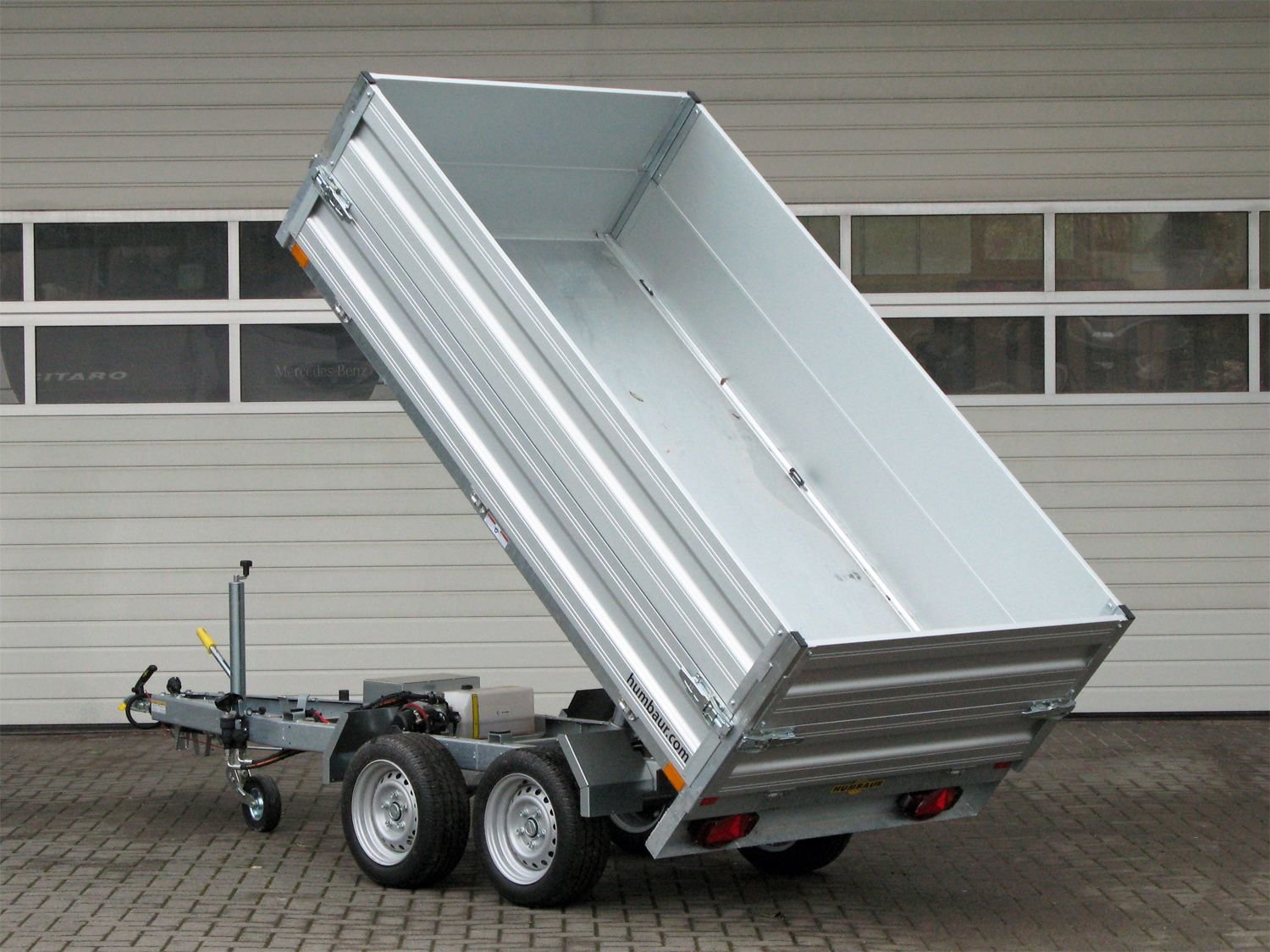 Humbaur HUK 272715 E-Pumpe u. BW-Aufsatz – Rückwärtskipper – 2700 kg – Bild 2