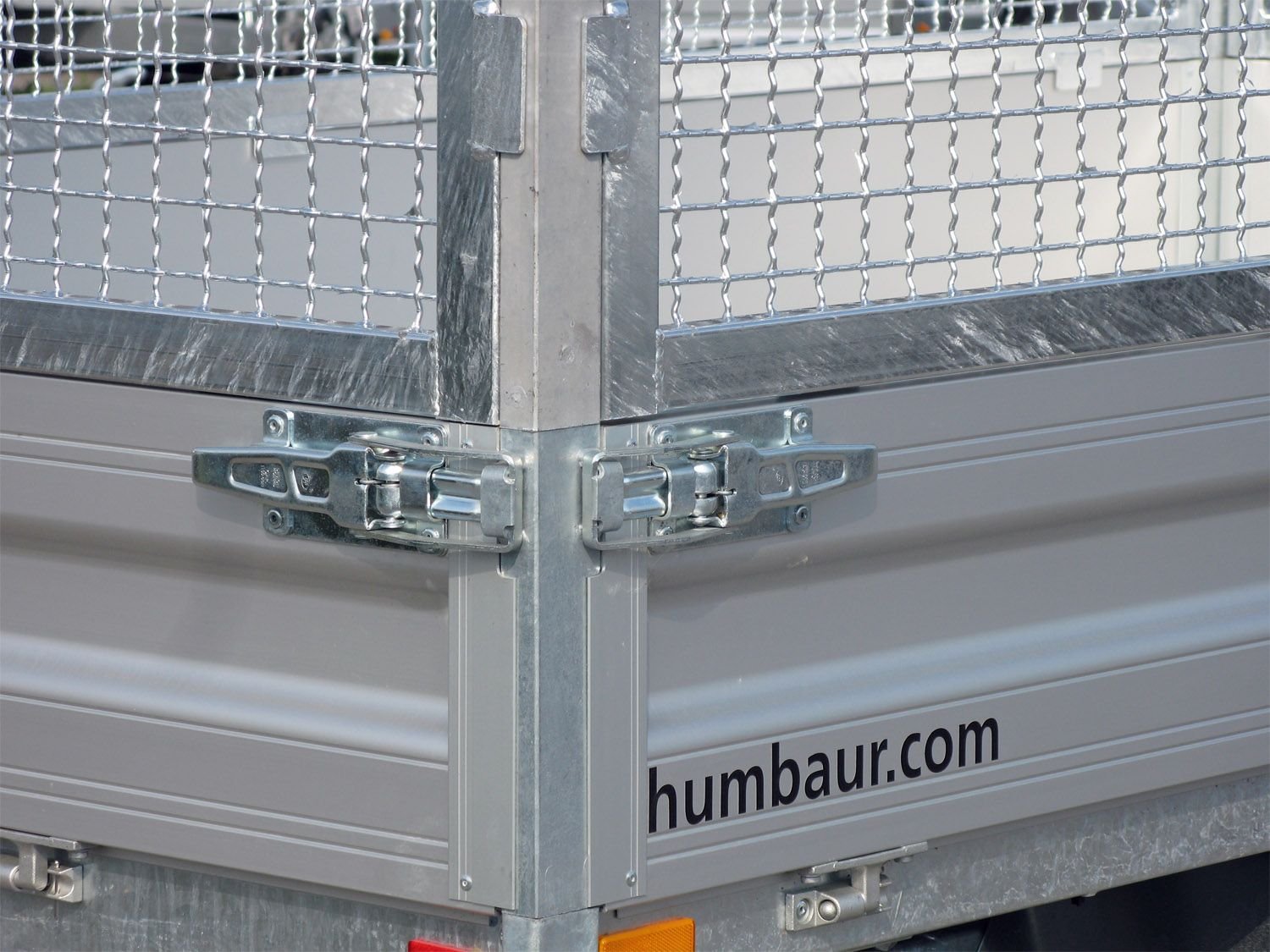 Humbaur HUK 303117 E-Pumpe Gitteraufsatz – Rückwärtskipper – 3000 kg – Bild 10