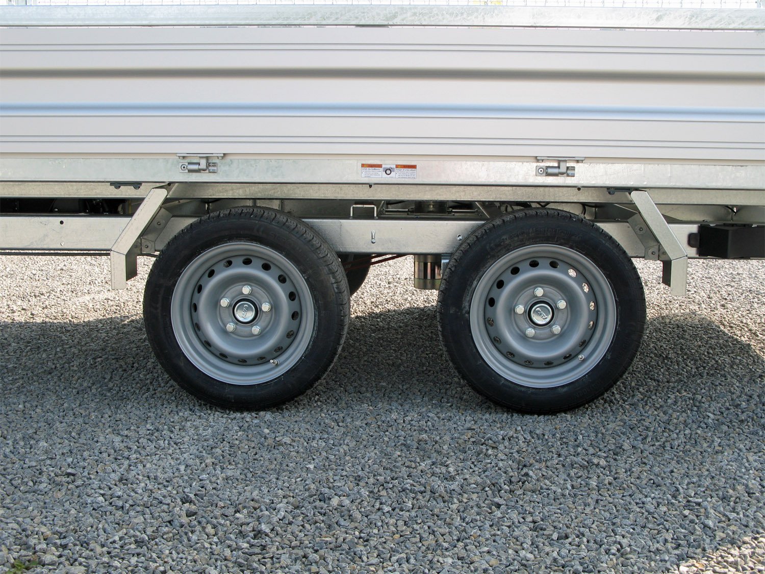 Humbaur HUK 303117 E-Pumpe Gitteraufsatz – Rückwärtskipper – 3000 kg – Bild 11