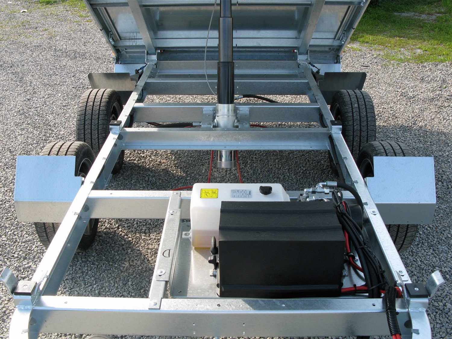 Humbaur HUK 303117 E-Pumpe Gitteraufsatz – Rückwärtskipper – 3000 kg – Bild 13