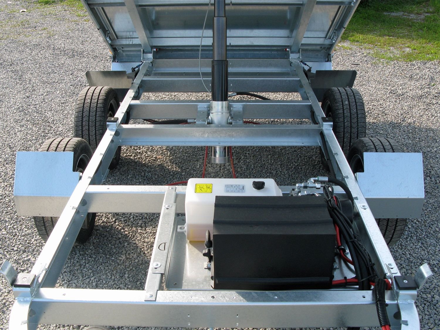 Humbaur HUK 303117 E-Pumpe Gitteraufsatz – Rückwärtskipper – 3000 kg – Bild 14