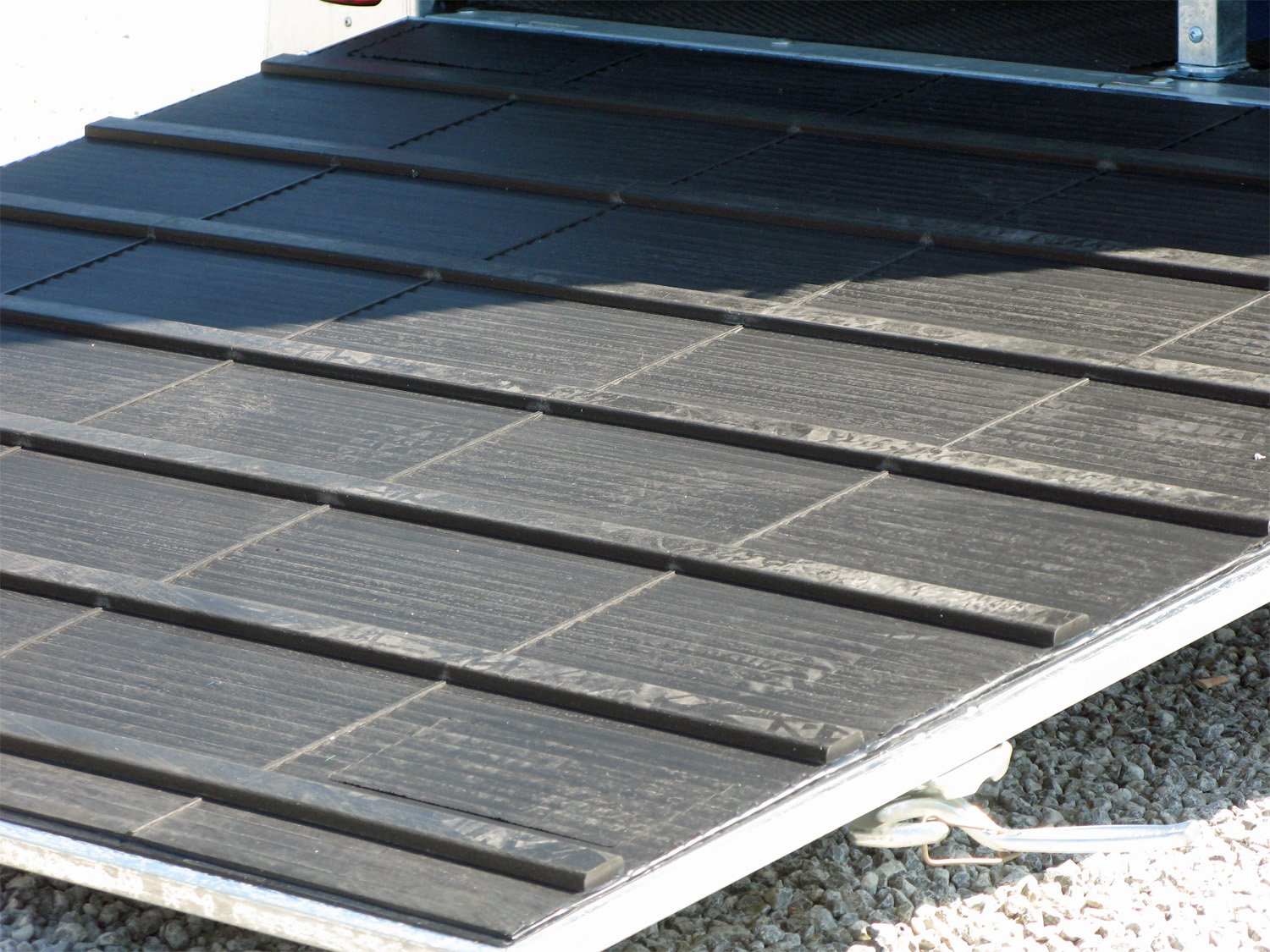 Humbaur Equitos Alu Plus 2000 – Pferdeanhänger – 2000 kg – Bild 17