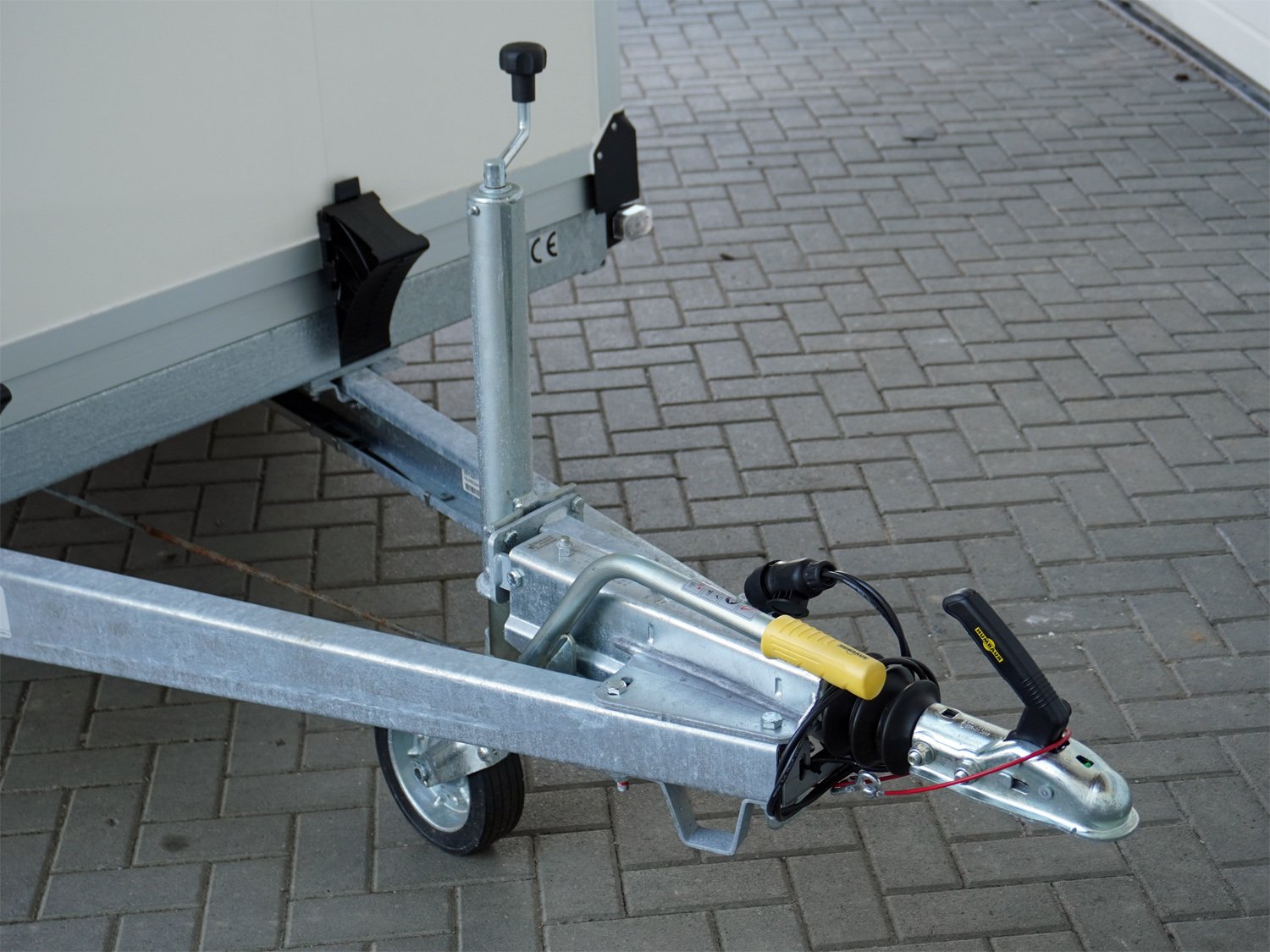 Humbaur HK 25 32 18 – 20 PF30 – Kühlkoffer – 2500 kg – Bild 15