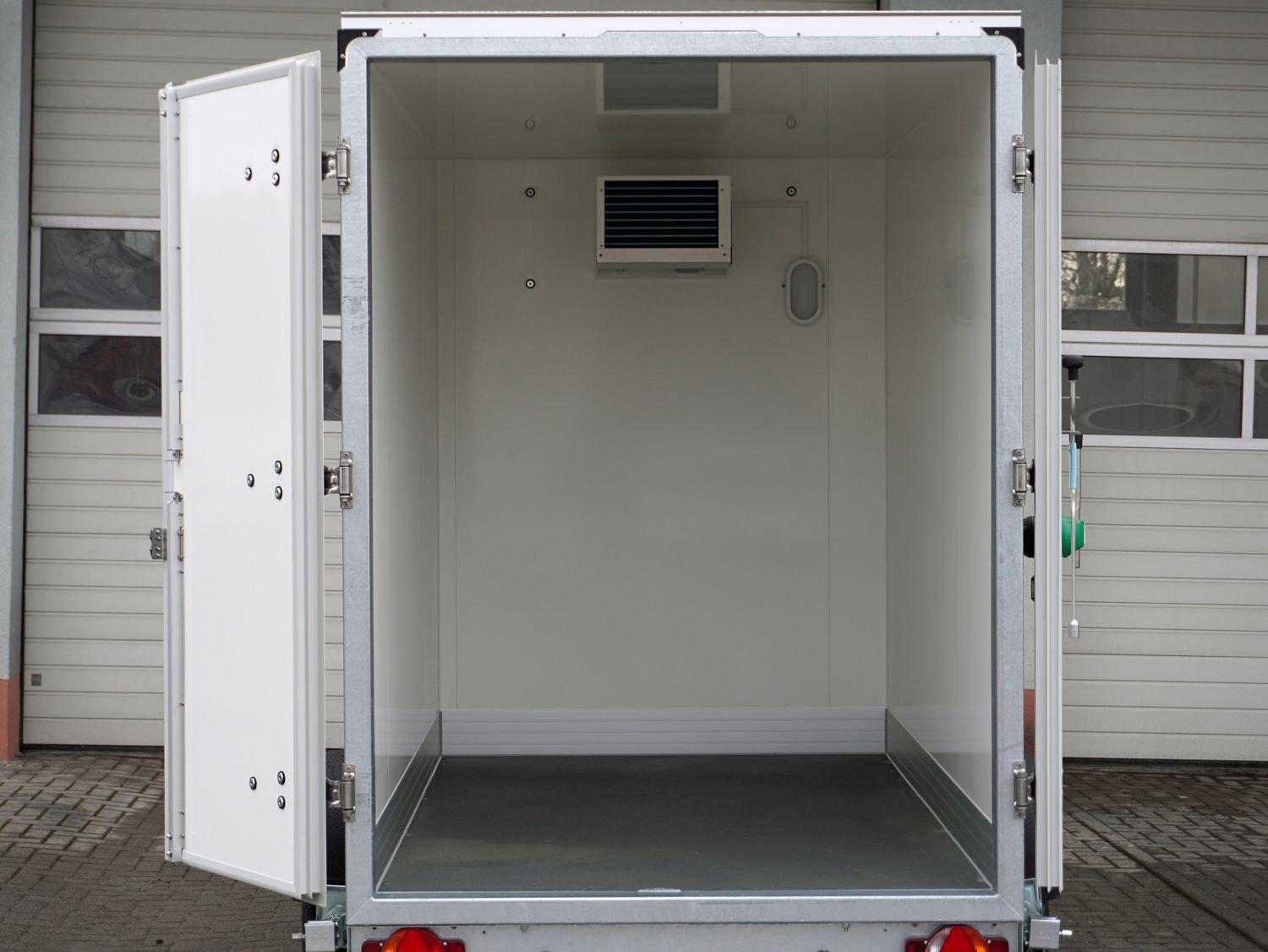 Humbaur HGK 13 27 16 – 21 PF 60 Deluxe – Kühlkoffer – 1.300 kg – Bild 10