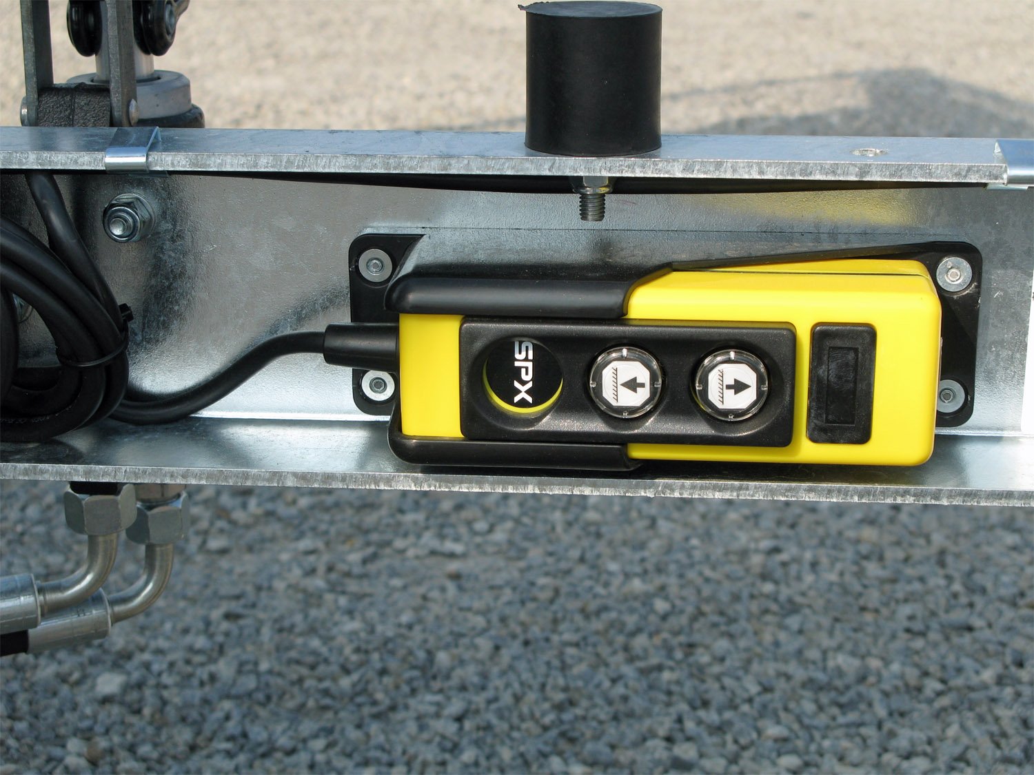 Humbaur HUK 303117 E-Pumpe Gitteraufsatz – Rückwärtskipper – 3000 kg – Bild 15