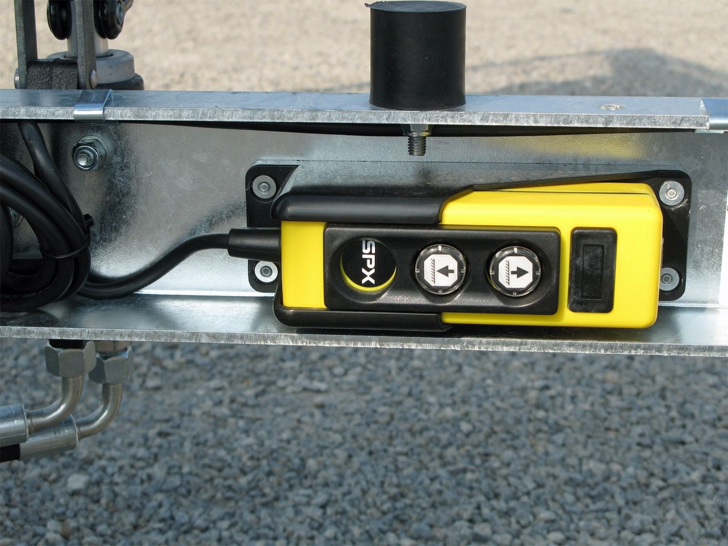 Humbaur HUK 303117 E-Pumpe Gitteraufsatz – Rückwärtskipper – 3000 kg – Bild 16