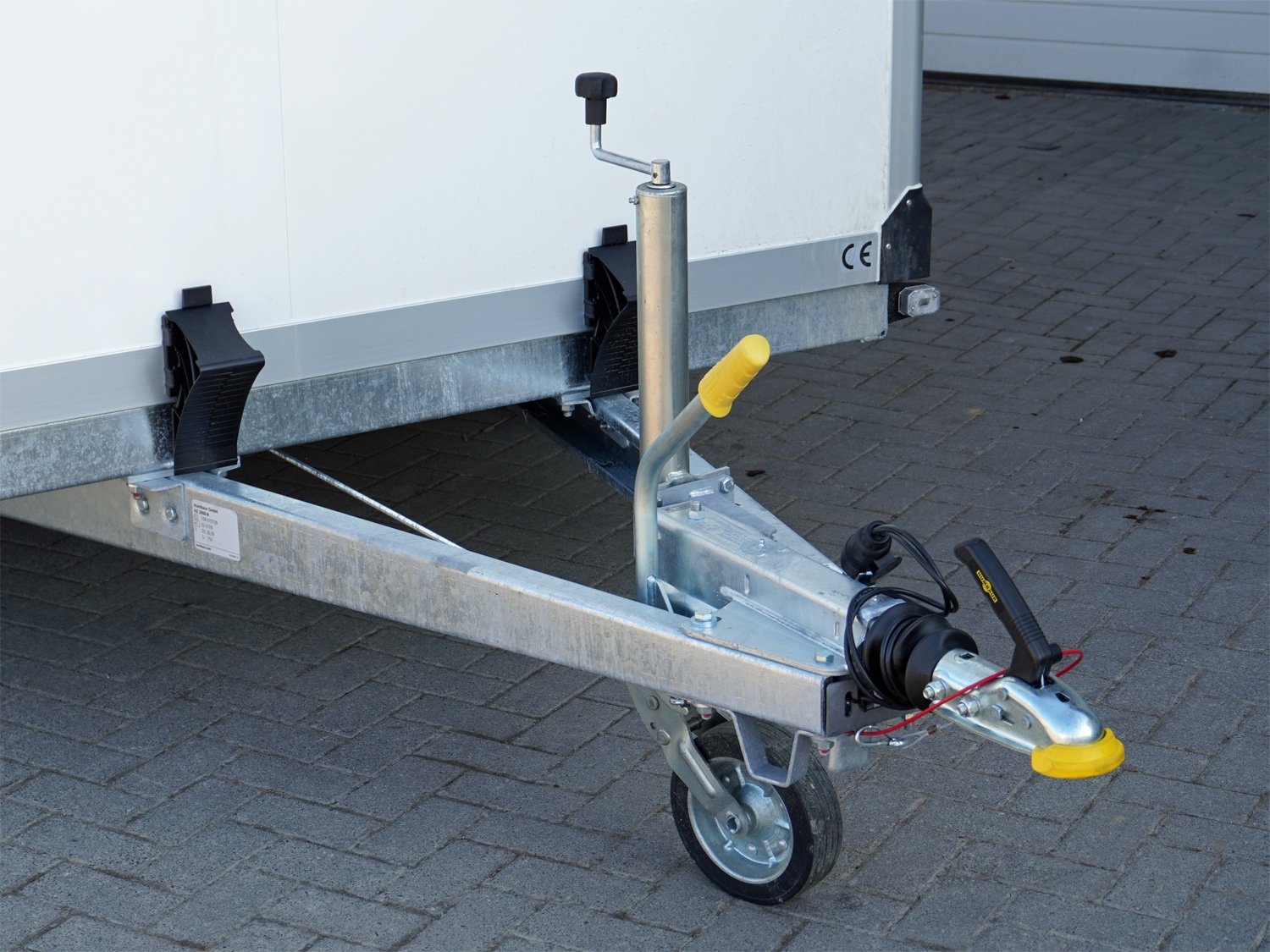 Humbaur HGK 25 32 18 – 21 PF 60 Deluxe – Kühlkoffer – 2.500 kg – Bild 15