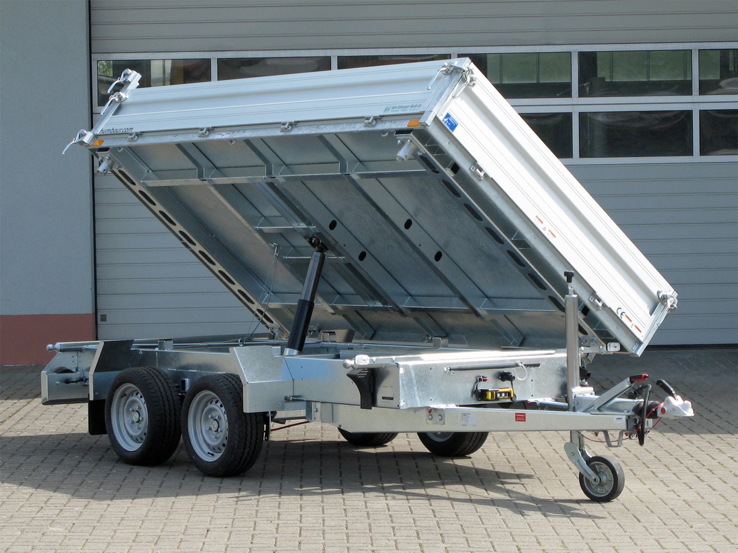 Humbaur HTK 3500.41 ALU Parabelfederung – 3-Seiten-Kipper – 3500 kg