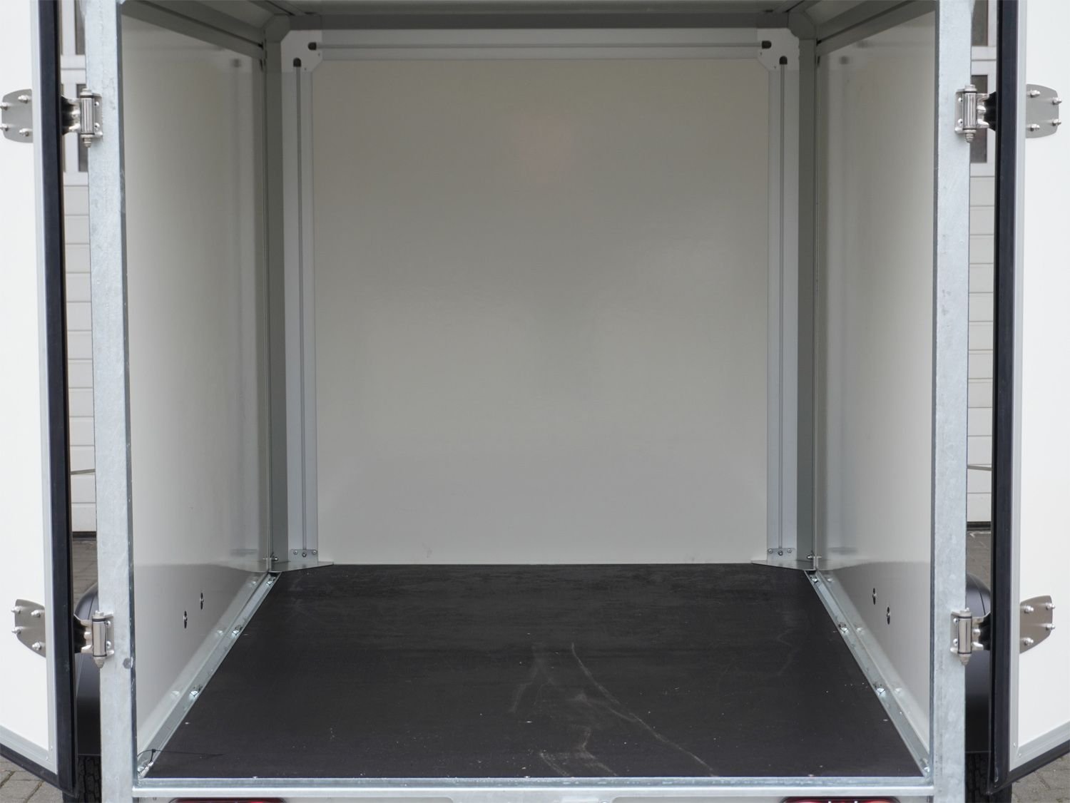 Henra GB13261516 Kofferanhänger – 1350 kg – Bild 12