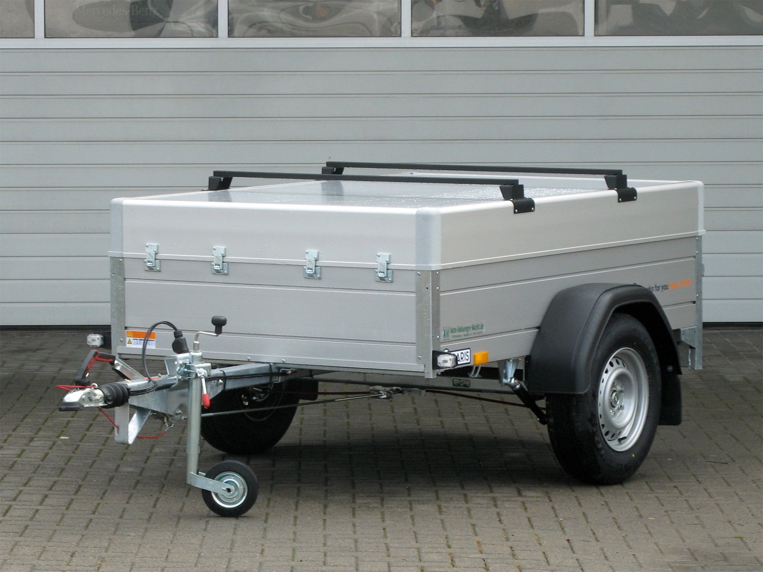 Saris McAlu Comfort 205 133 750 1 – Deckelanhänger – 750 kg