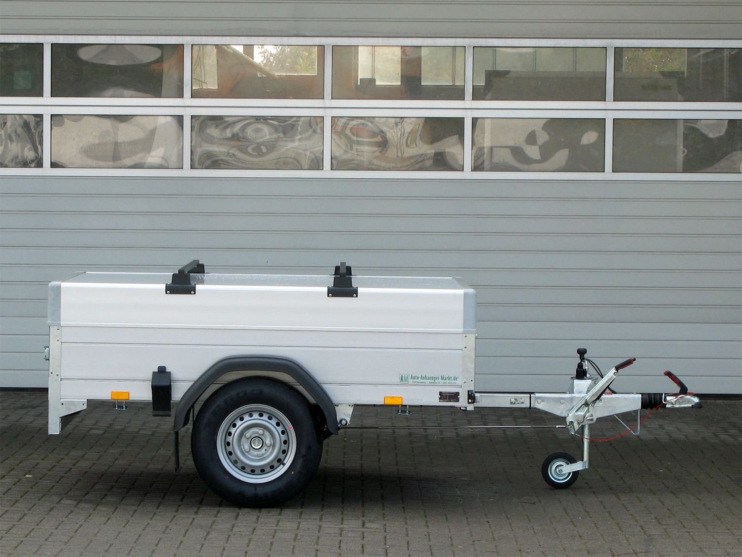 Saris McAlu Comfort 205 133 750 1 – Deckelanhänger – 750 kg – Bild 6