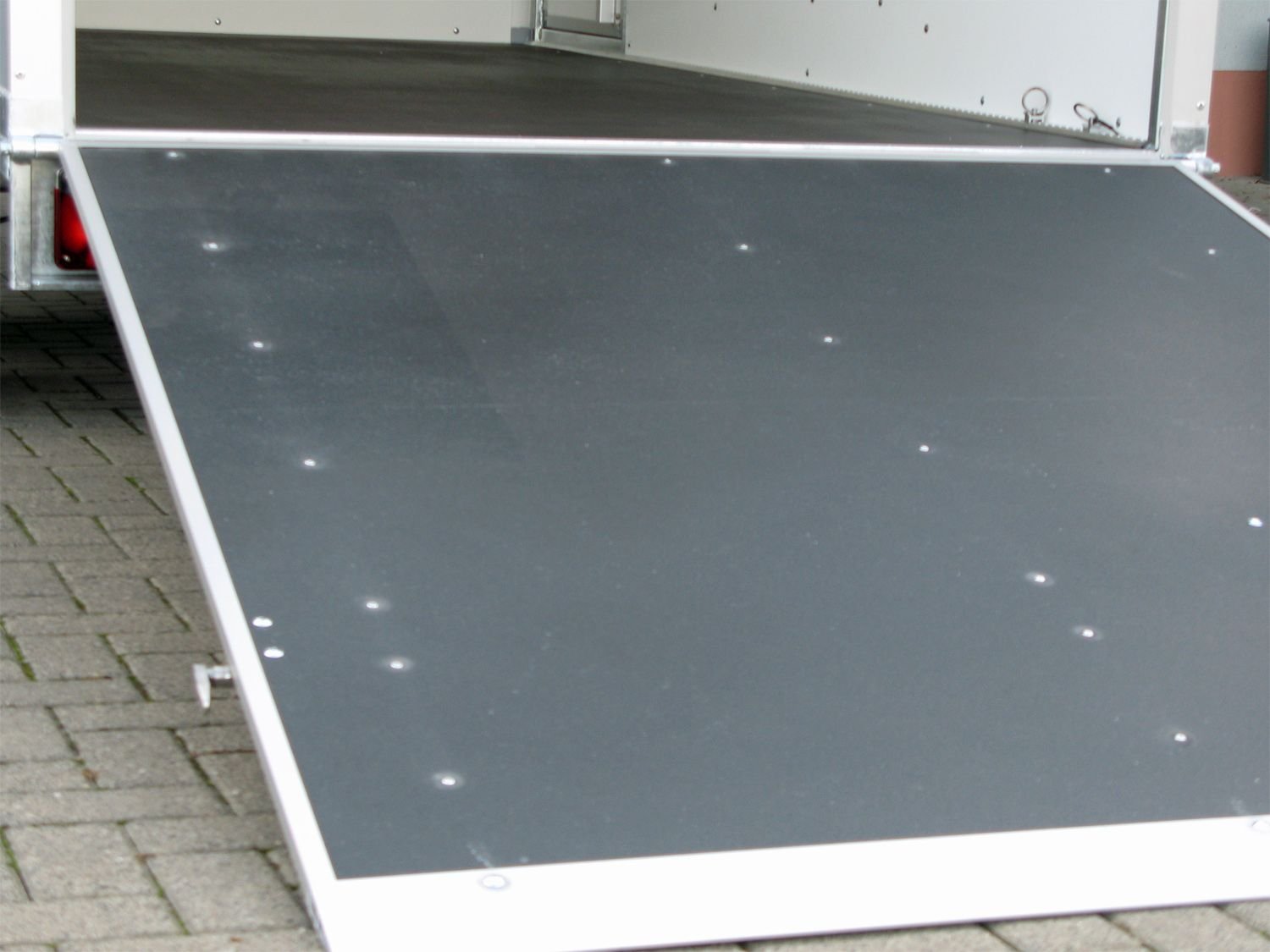 Saris GO 356 169 180 2700 2 – Kofferanhänger – 2000 kg – Bild 14