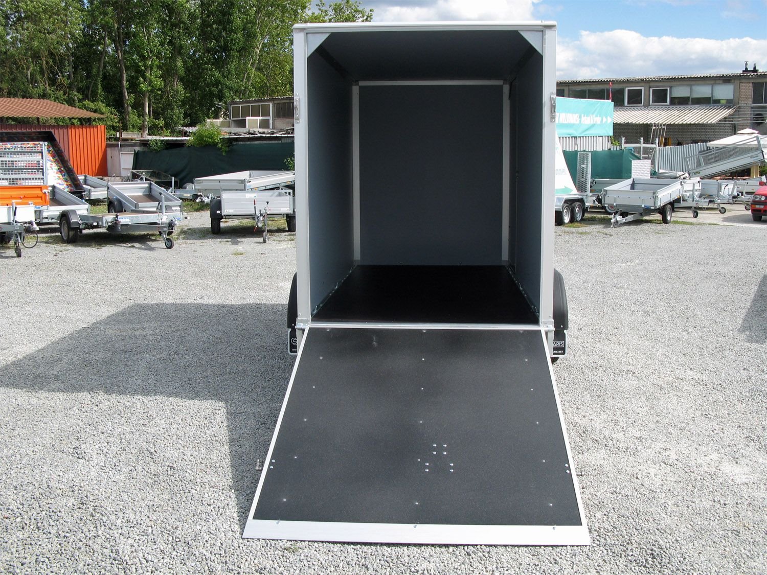 Saris FW 2000 Rampe Seitentüre – Kofferanhänger – 2000 kg – Bild 12