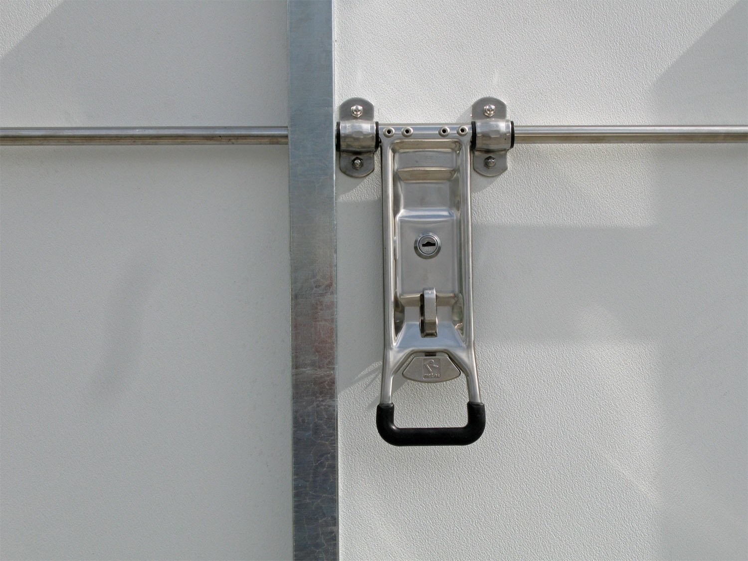 Saris FW 2000 Rampe Seitentüre – Kofferanhänger – 2000 kg – Bild 19