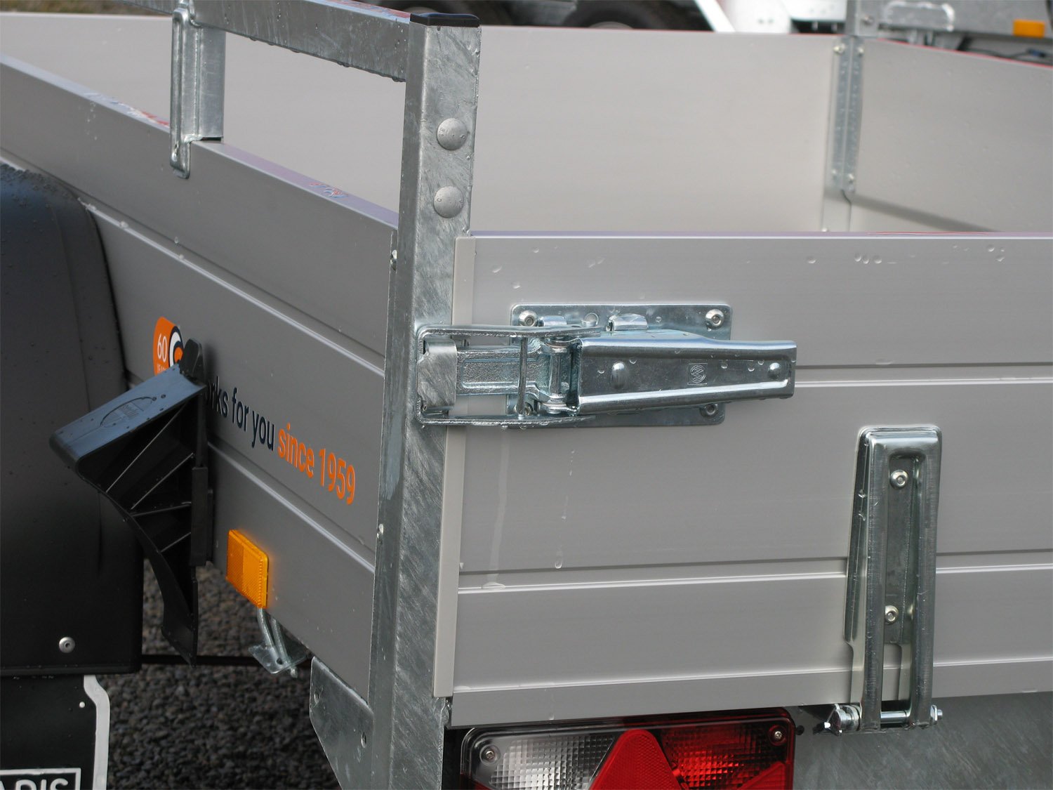 Saris McAlu Pro BV135 – Kastenanhänger – 1350 kg – Bild 7