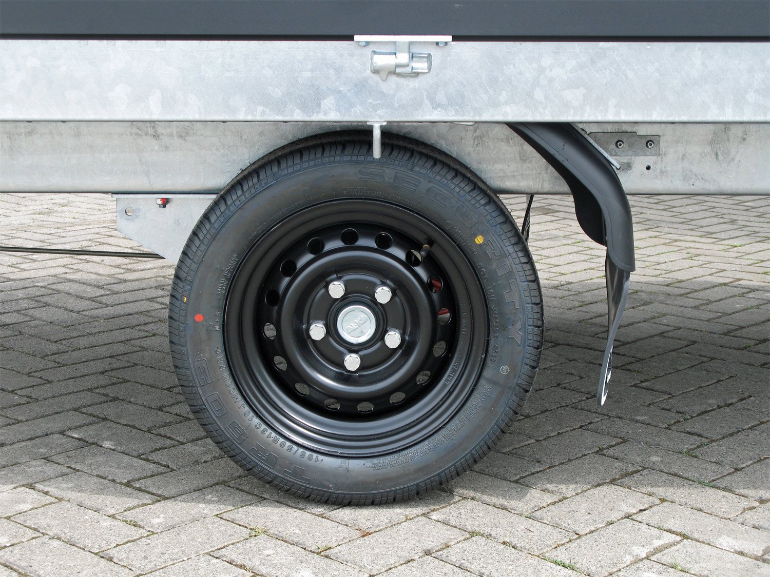 Saris K1-256-150-1500-1 Black Edition – Rückwärtskipper – 1500 kg – Bild 23
