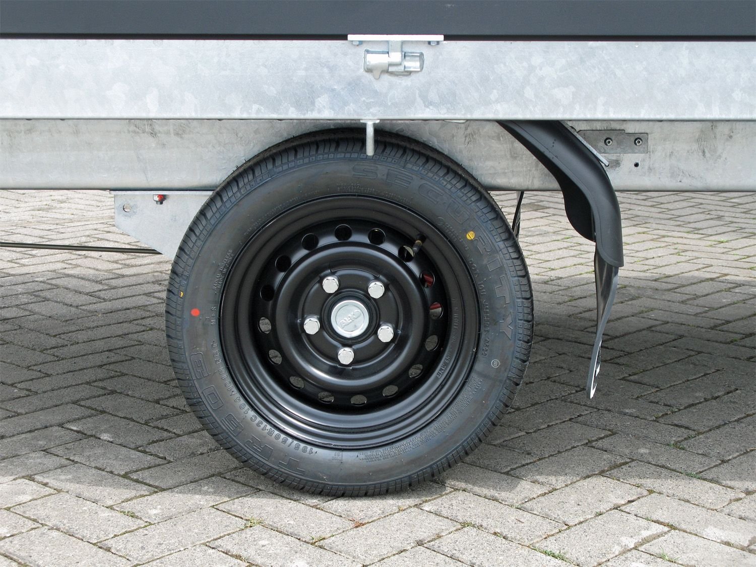 Saris K1-256-150-1500-1 Black Edition – Rückwärtskipper – 1500 kg – Bild 24