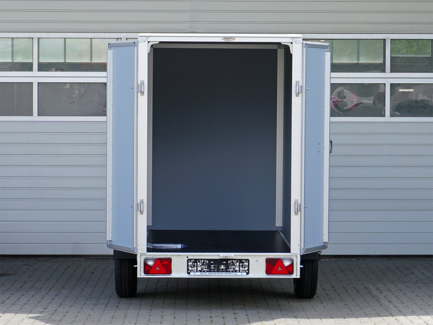 Saris GO 256-134-180-1350 Kofferanhänger – 1350 kg – Bild 7