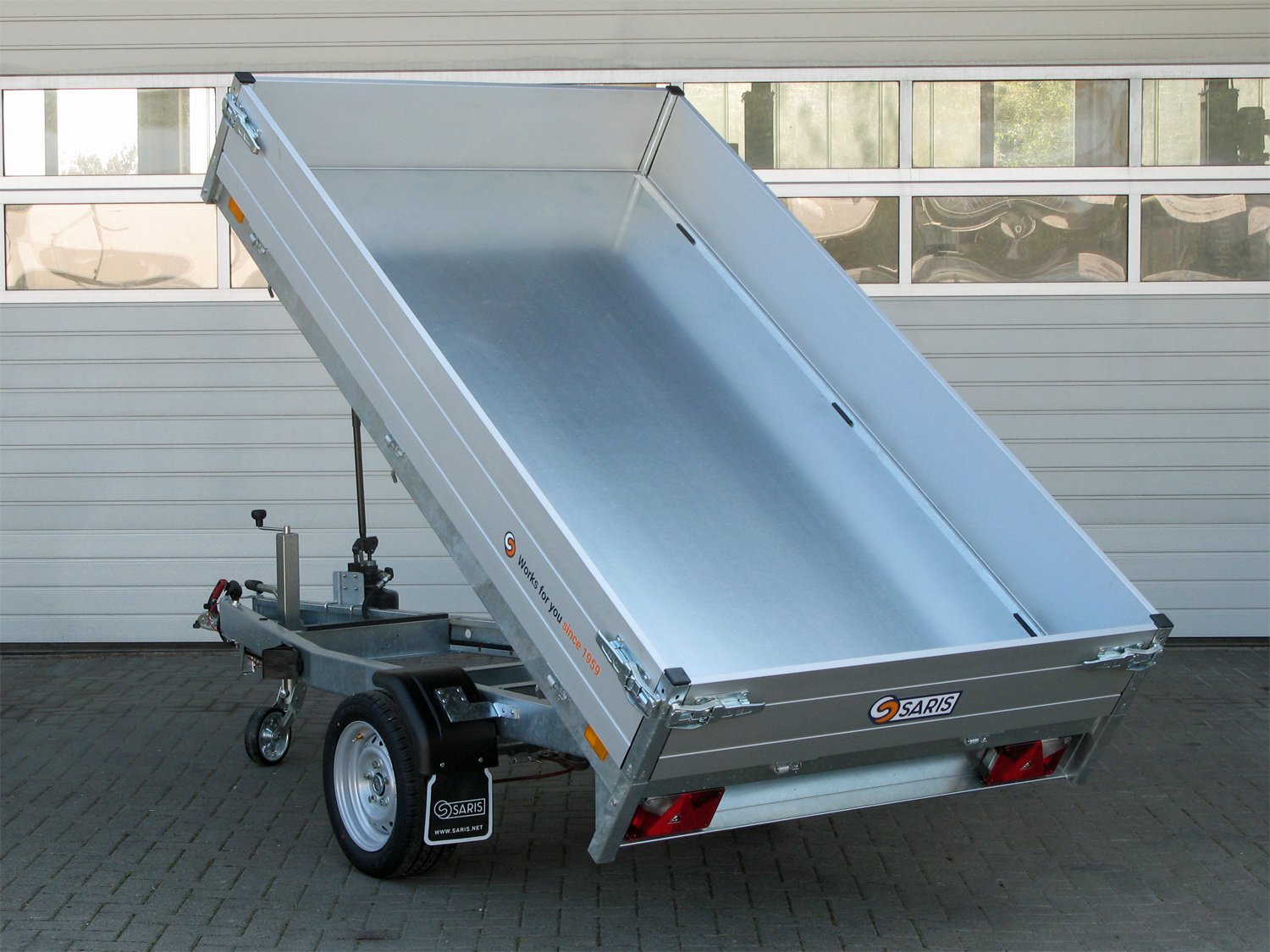 Saris K1-256-150-1500-1 – Rückwärtskipper – 1500 kg