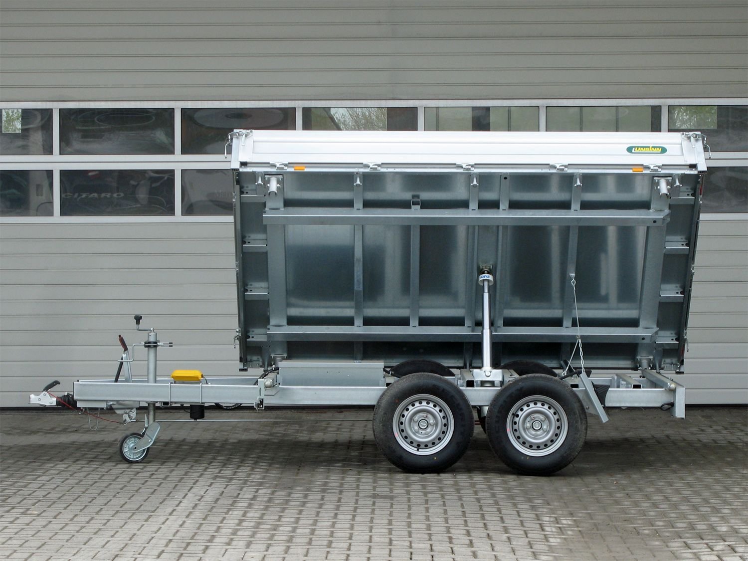 Unsinn UDK 3017-30-14 – 3-Seiten-Kipper mit Stahlblechaufsatz- 3000 kg – Bild 10