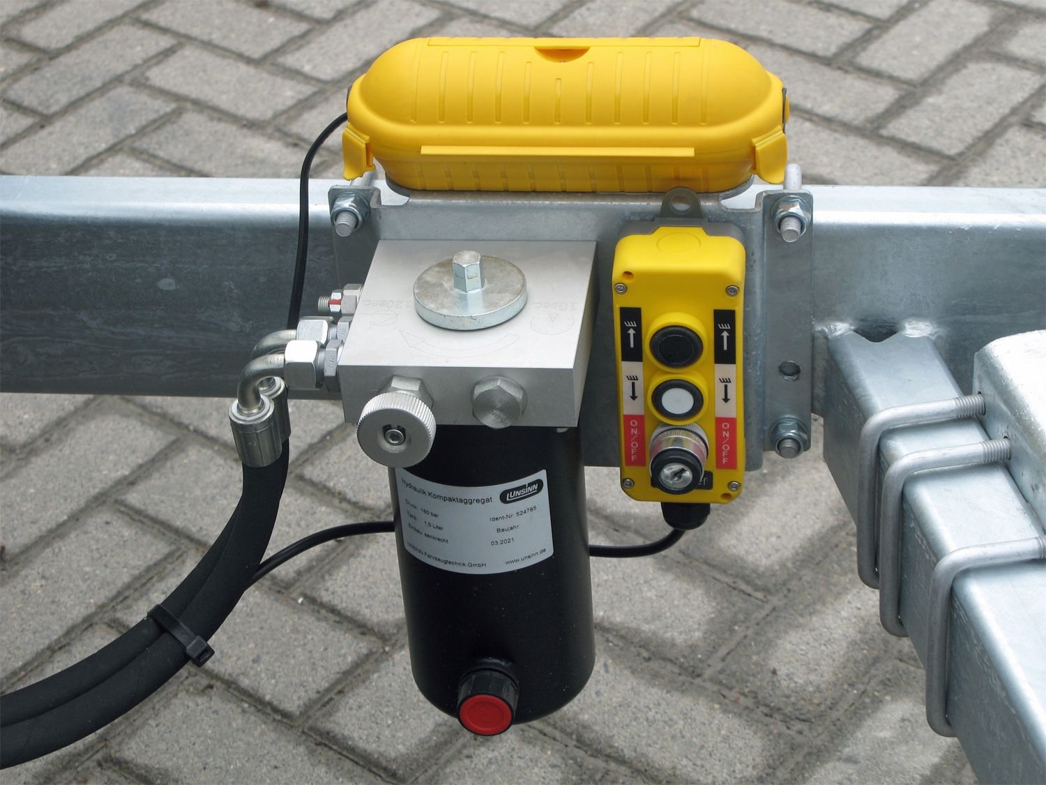 Unsinn UDK 3017-30-14 – 3-Seiten-Kipper mit Stahlblechaufsatz- 3000 kg – Bild 18